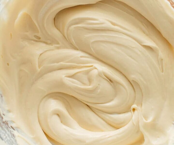 Smooth Keto Cream Cheese Frosting
